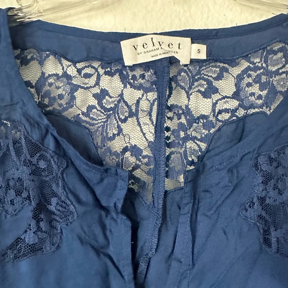 VELVET By Graham & Spencer Dark Blue Lace Long Sleeves Top BNWT S/M - Picture 7 of 10